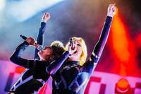 2014-08-08 - Icona Pop från Way Out West, Göteborg