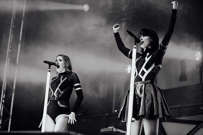 2014-08-08 - Icona Pop från Way Out West, Göteborg