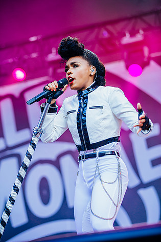 2014-08-08 - Janelle Monae från Way Out West, Göteborg
