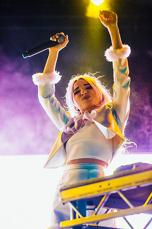 2014-08-07 - Rebecca & Fiona från Way Out West, Göteborg