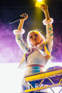 2014-08-07 - Rebecca & Fiona från Way Out West, Göteborg