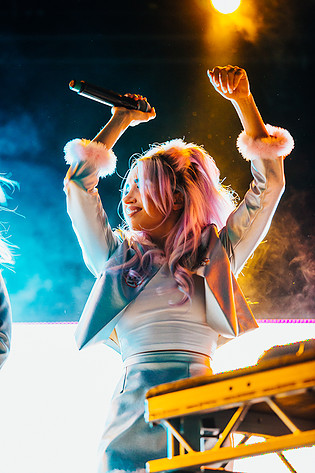 2014-08-07 - Rebecca & Fiona från Way Out West, Göteborg