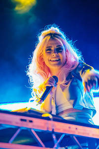 2014-08-07 - Rebecca & Fiona från Way Out West, Göteborg