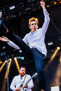 2014-06-27 - The Hives från Bråvalla, Norrköping