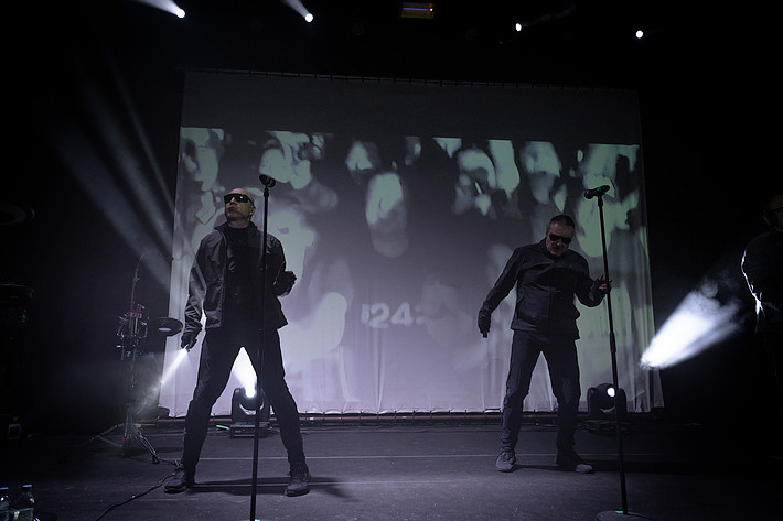 2021-10-24 - Front 242 från Pustervik, Göteborg