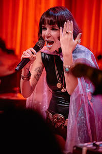 2021-11-15 - Gaye Su Akyol från Fasching, Stockholm