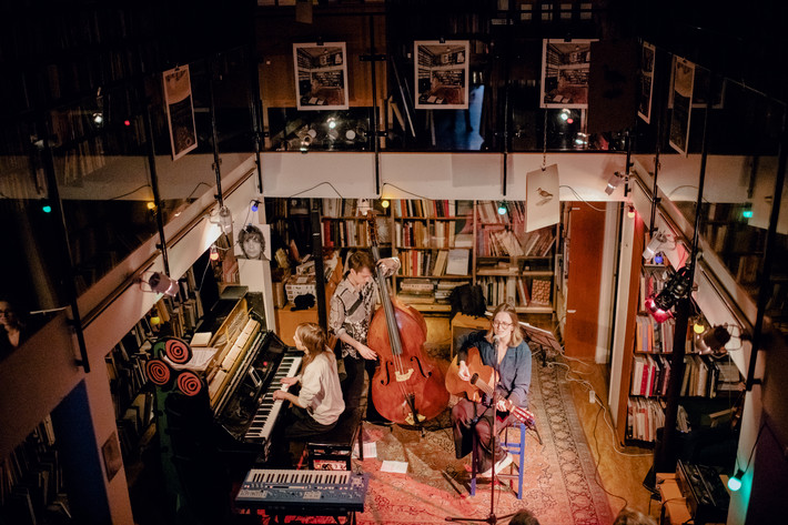 2022-04-28 - Honeywolf från Rönnells, Stockholm
