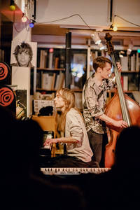 2022-04-28 - Honeywolf från Rönnells, Stockholm