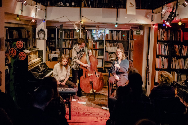 2022-04-28 - Honeywolf från Rönnells, Stockholm
