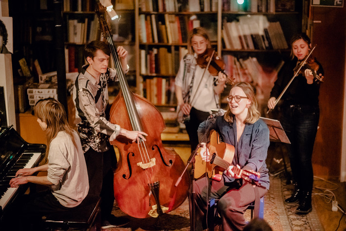 2022-04-28 - Honeywolf från Rönnells, Stockholm