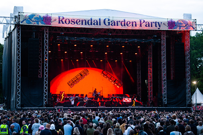 2022-06-08 - The Strokes från Rosendal Garden Party, Stockholm
