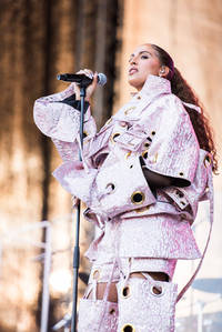 2022-06-09 - Snoh Aalegra från Rosendal Garden Party, Stockholm