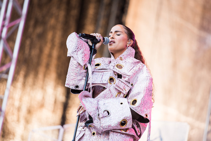 2022-06-09 - Snoh Aalegra från Rosendal Garden Party, Stockholm