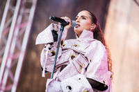 2022-06-09 - Snoh Aalegra från Rosendal Garden Party, Stockholm