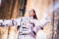 2022-06-09 - Snoh Aalegra från Rosendal Garden Party, Stockholm