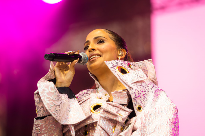 2022-06-09 - Snoh Aalegra från Rosendal Garden Party, Stockholm