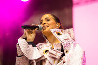 2022-06-09 - Snoh Aalegra från Rosendal Garden Party, Stockholm