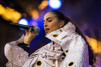 2022-06-09 - Snoh Aalegra från Rosendal Garden Party, Stockholm