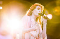 2022-06-09 - Florence + The Machine från Rosendal Garden Party, Stockholm