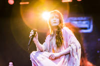 2022-06-09 - Florence + The Machine från Rosendal Garden Party, Stockholm