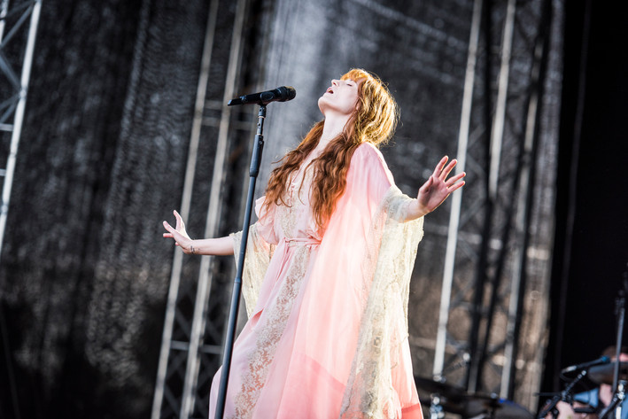 2022-06-09 - Florence + The Machine från Rosendal Garden Party, Stockholm