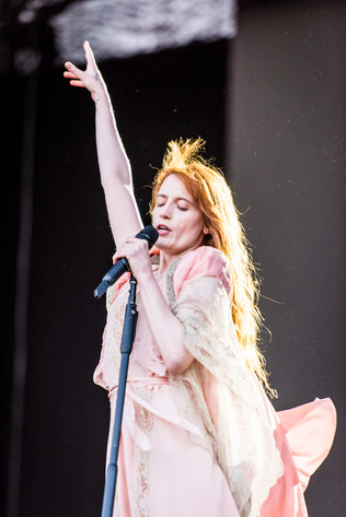 2022-06-09 - Florence + The Machine från Rosendal Garden Party, Stockholm