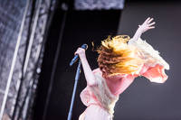 2022-06-09 - Florence + The Machine från Rosendal Garden Party, Stockholm