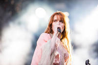 2022-06-09 - Florence + The Machine från Rosendal Garden Party, Stockholm