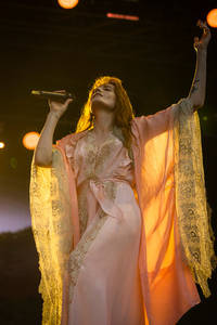 2022-06-09 - Florence + The Machine från Rosendal Garden Party, Stockholm