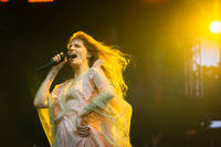 2022-06-09 - Florence + The Machine från Rosendal Garden Party, Stockholm