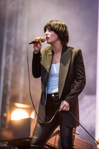 2022-06-10 - Sharon Van Etten från Rosendal Garden Party, Stockholm