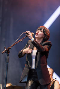 2022-06-10 - Sharon Van Etten från Rosendal Garden Party, Stockholm