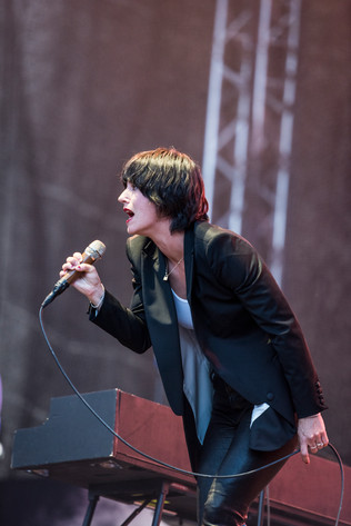 2022-06-10 - Sharon Van Etten från Rosendal Garden Party, Stockholm