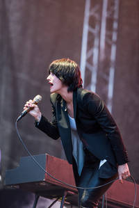 2022-06-10 - Sharon Van Etten från Rosendal Garden Party, Stockholm
