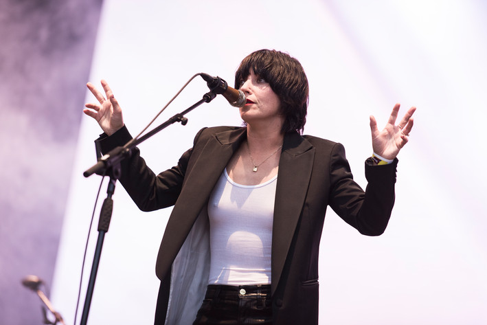 2022-06-10 - Sharon Van Etten från Rosendal Garden Party, Stockholm