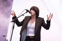 2022-06-10 - Sharon Van Etten från Rosendal Garden Party, Stockholm