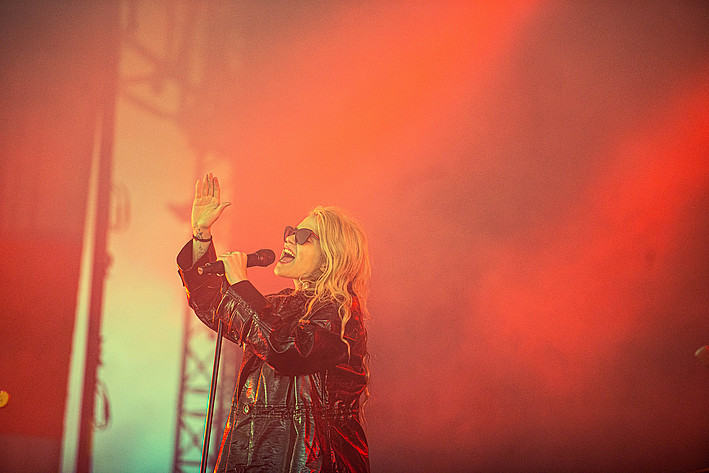2022-06-30 - Sky Ferreira från Roskildefestivalen, Roskilde
