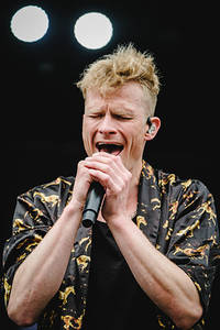 2022-07-01 - Mother Mother från Lollapalooza, Stockholm