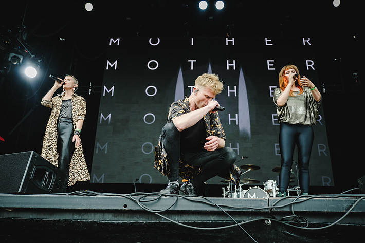 2022-07-01 - Mother Mother från Lollapalooza, Stockholm