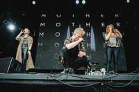 2022-07-01 - Mother Mother från Lollapalooza, Stockholm