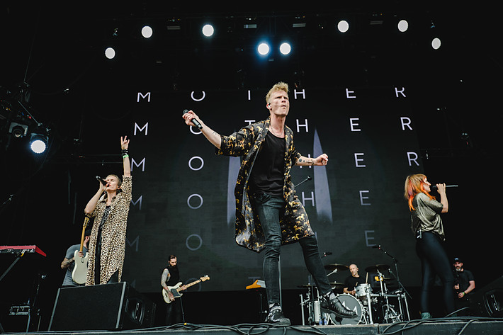 2022-07-01 - Mother Mother från Lollapalooza, Stockholm