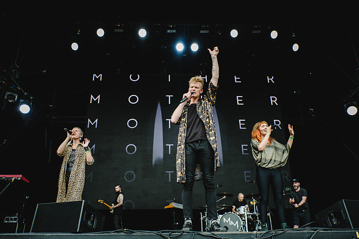 2022-07-01 - Mother Mother från Lollapalooza, Stockholm