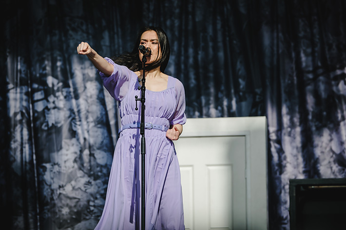 2022-07-02 - Mitski från Lollapalooza, Stockholm