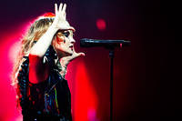 2022-06-30 - CHVRCHES från Roskildefestivalen, Roskilde