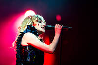 2022-06-30 - CHVRCHES från Roskildefestivalen, Roskilde