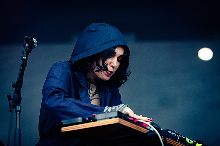 2022-07-02 - Kelly Lee Owens från Roskildefestivalen, Roskilde
