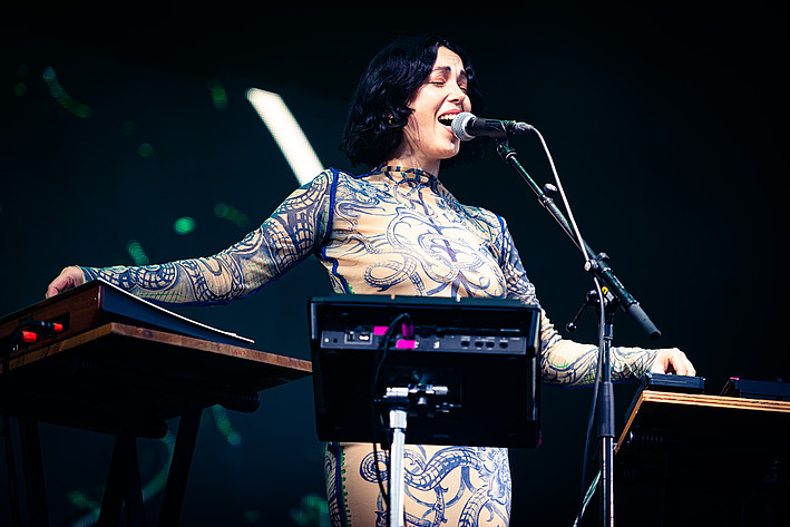 2022-07-02 - Kelly Lee Owens från Roskildefestivalen, Roskilde