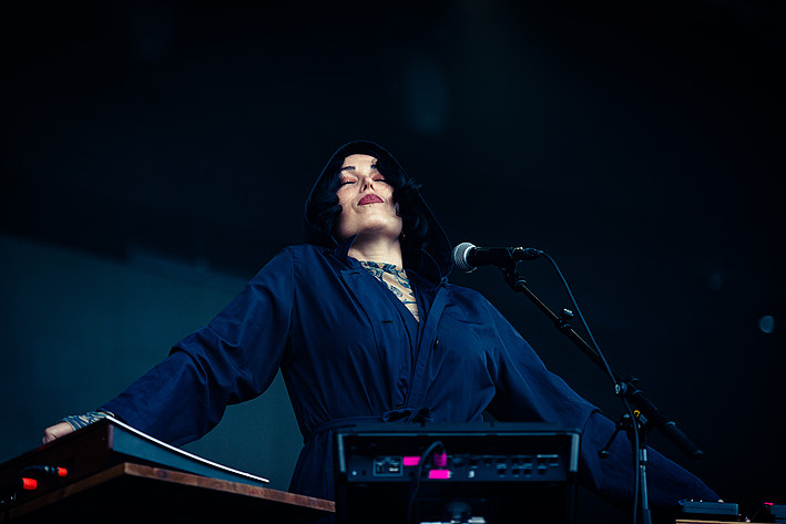 2022-07-02 - Kelly Lee Owens från Roskildefestivalen, Roskilde