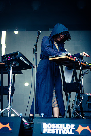2022-07-02 - Kelly Lee Owens från Roskildefestivalen, Roskilde