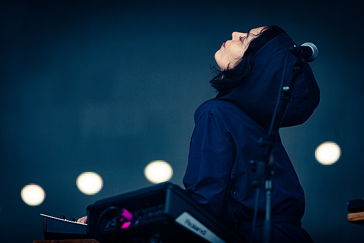 2022-07-02 - Kelly Lee Owens från Roskildefestivalen, Roskilde